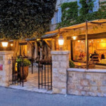 Le Clos Saint-pierre food