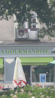 La gourmandise outside