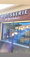 Rotisserie Du Garlaban outside