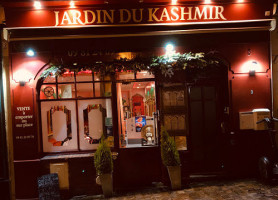 Jardin Du Kashmir outside