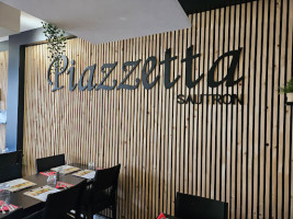 Pizzeria piazzetta inside