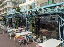 Les Jardins du Capitole inside