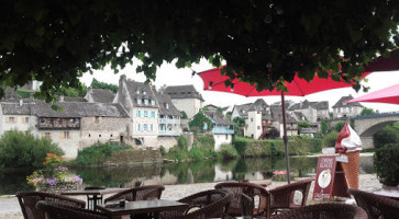 Auberge des Gabariers outside