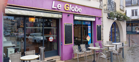 Le Globe inside