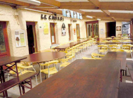 Cafe Brasserie Gite Le Canari inside