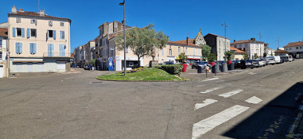 Campanile Mont-de-marsan outside