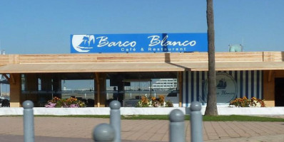 Café Restaurant Barco Blanco outside