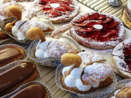 Boulangerie la Tour de L'Horloge food