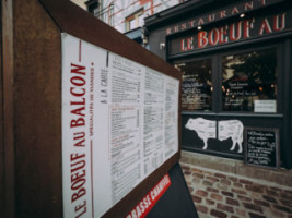 Le boeuf au balcon inside