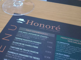 Honoré Table Auvergnate food