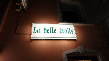 La Belle Etoile outside