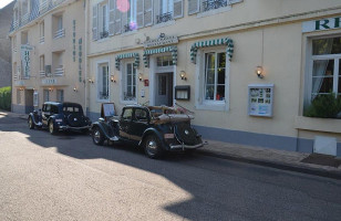 Hôtel D'orfeuil Bourbonne Les Bains outside