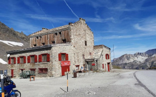 Col De L'iseran outside