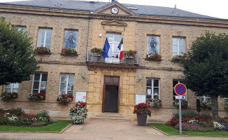 Le Cafe De La Poste outside