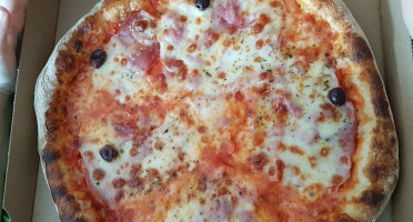 Pizza Di Roma food