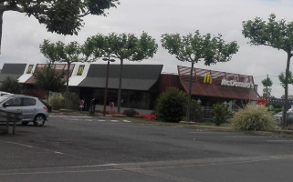 Mcdonald's La Réole outside