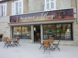 Caveau Des Riceys outside