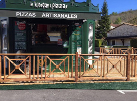 Le Kiosque à Pizzas outside