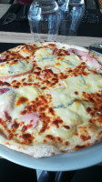 V Saveur Pizza food