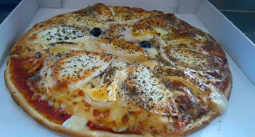 Jenny Pizz food