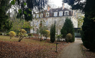 Château de la Dame Blanche outside