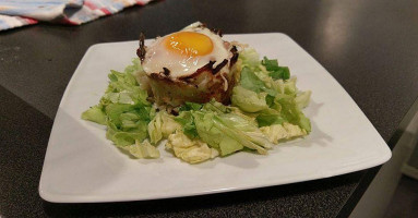Le B's food