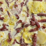 Pizz'art Mona Lisa Pizzeria à Bons En Chablais food