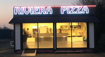 Riviera Pizza outside