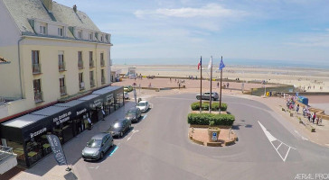 Hôtel de la Terrasse outside