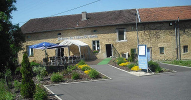 Auberge Du Caillou Saint Martin outside