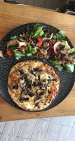 Al'pizza Au Feu De Bois food