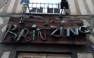 Le Brin D'zinc outside