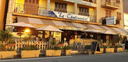 Le Continental outside