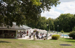 Le Bois De La Marche outside