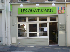 Les Quat'z'arts Pizza Gavray outside