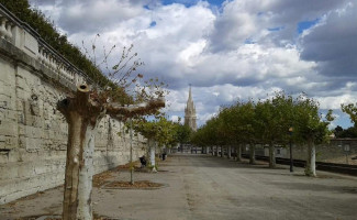 Bar Les ursines outside