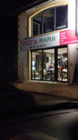 Pizz A Mama outside