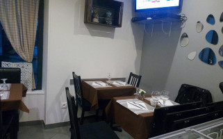 Pizza Linoa inside