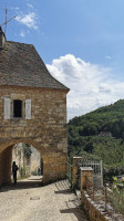 La Taverne Du Chateau outside