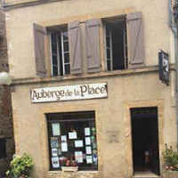 Auberge De La Place outside