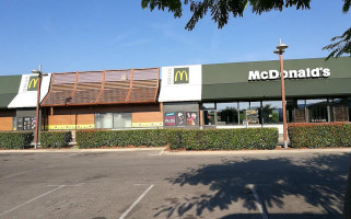 Mcdonald's outside