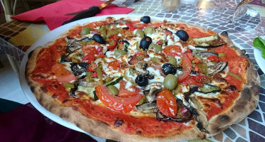 La Pizz A Olive food