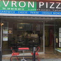 Evron Pizza outside