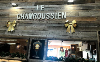 Le Chamroussien outside