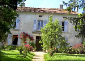 Domaine De Puytirel outside