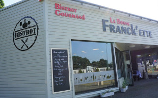 La Bonne Franck'ette outside