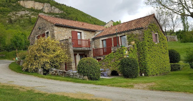 Ferme Auberge De Quiers outside