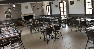 Restaurant La Garenne inside