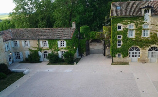 Chateau De Mons outside