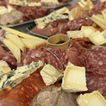 Le P'tit Cardinal food